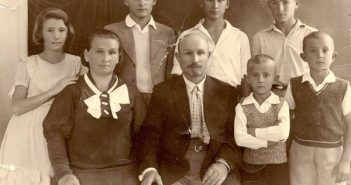 (Глава семьи русских "жидовствующих" крестьян Элиша(Родион) Агеев - унтер-офицер русской армии.1910г.)