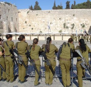 women_soldiers