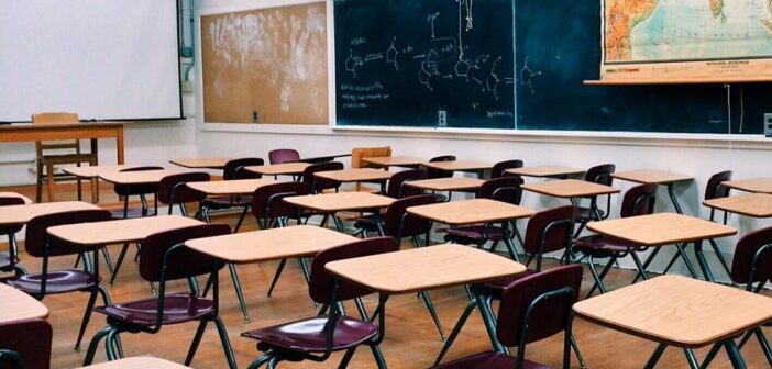 Дефицит учителей в Израиле: школы вынуждены отказывать в отпусках